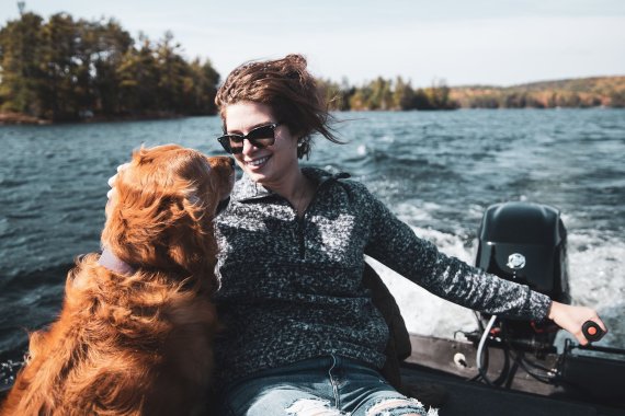 woman-dog-boat-customer-journey