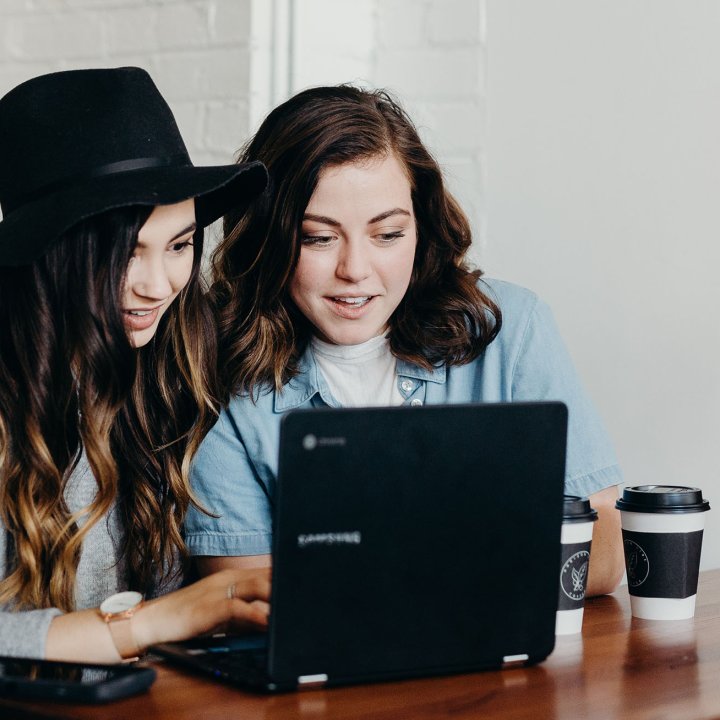 women-computer-top-blogs-enonic