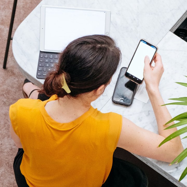 woman-pc-phone-blog-with-enonic
