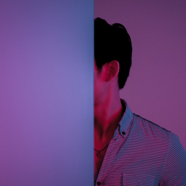 man-purple-corner-hybrid-headless